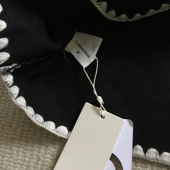 Commense Black and White Trim Sweatshirt - Picture 12 of 14